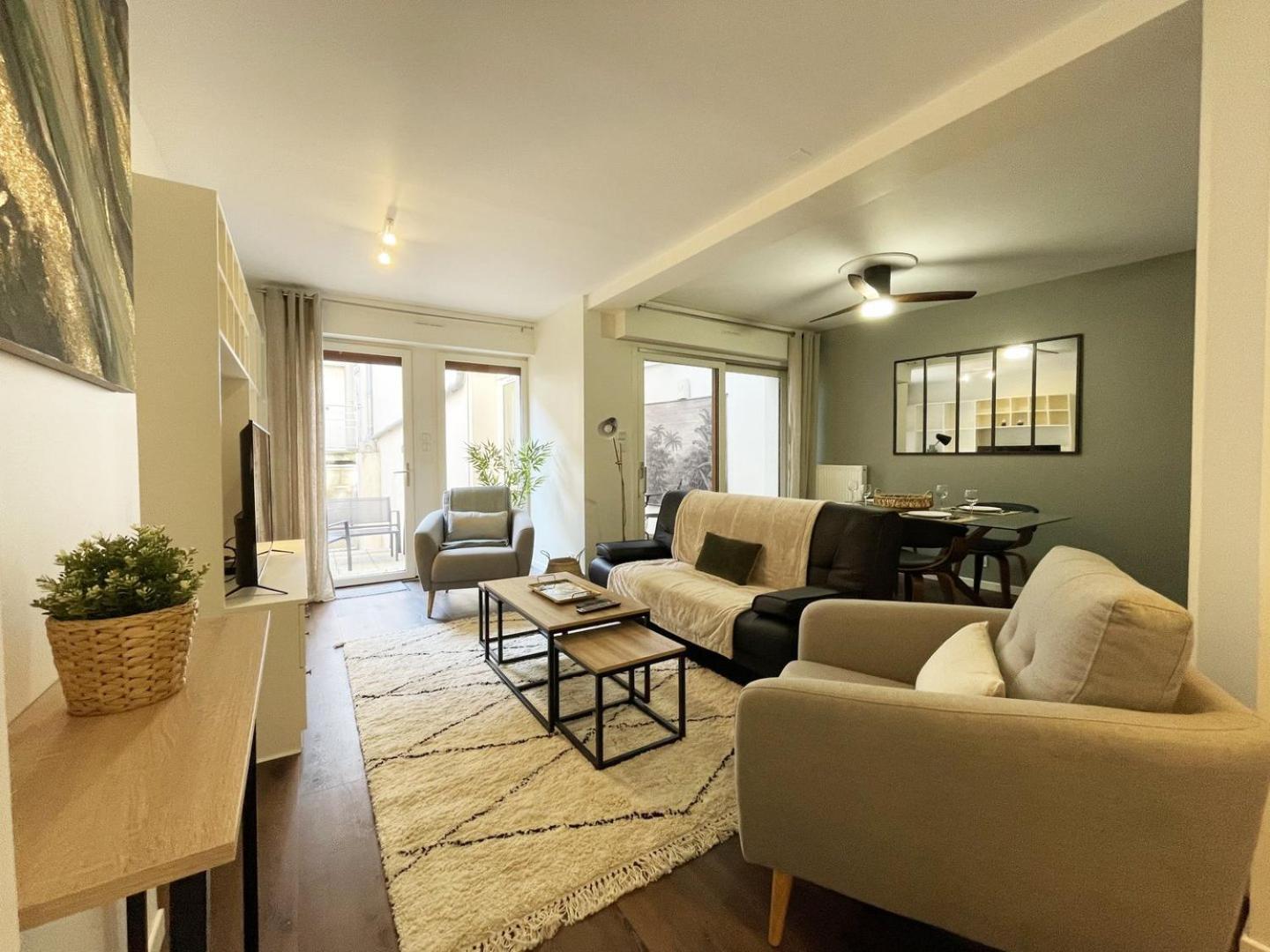 Le Patio De La Reine Berthe - Parking Included Apartment Chartres Luaran gambar
