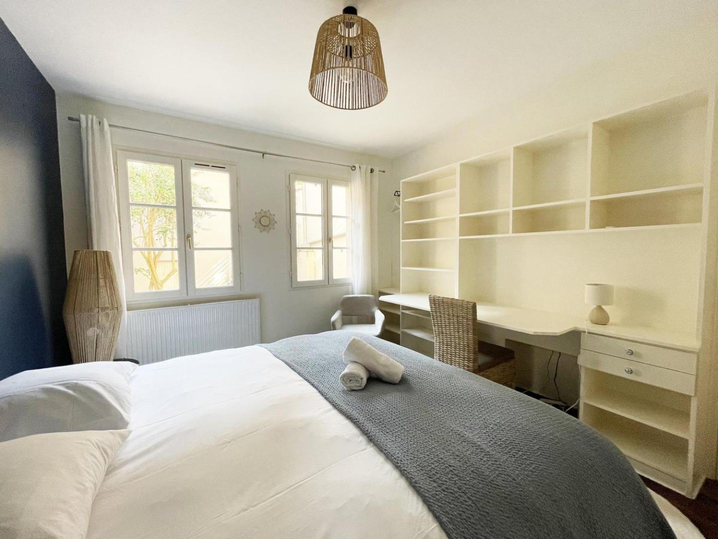 Le Patio De La Reine Berthe - Parking Included Apartment Chartres Luaran gambar